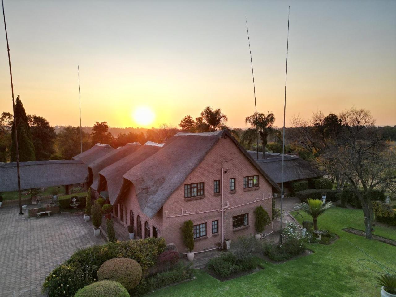 Owls Loft Guest House Midrand Exterior foto